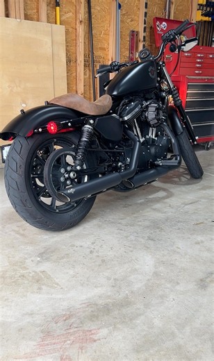 Iron 883 Vance & Hines Slip-on Mufflers Harley Davidson