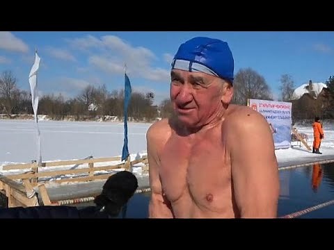 Russian ice swimmers brave -10C temperatures