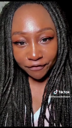 Men can be gold diggers too. Here’s how you can spot them and avoid them. #dating #golddiggers #hypogamy #datingadvice @Shawnda