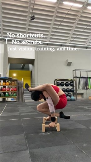 Leg-Behind-Head V-Sit to Tuck Planche Transition | Master the Impossible with Strength & Flexibility