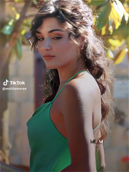 Captivating Beauty: Exploring the Allure of Turkish Series Star Hande Erçel