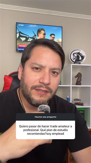 Traders Academy on Instagram: "¿Cómo pasar de trader amateur a profesional? Esta fue una de las preguntas del Martes de Preguntas y la respuesta es más simple de lo que parece. La diferencia no está en consumir más contenido. Hoy información hay en todos lados. El verdadero cambio ocurre cuando: ✔️ Operas con un método claro y repetible, no por intuición. ✔️ Mides y analizas tus operaciones para corregir errores. ✔️ Recibes feedback y seguimiento, que es lo que realmente acelera el aprendizaje.