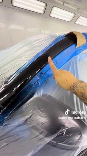 Mastering Clear Blending Techniques in Autobody Painting