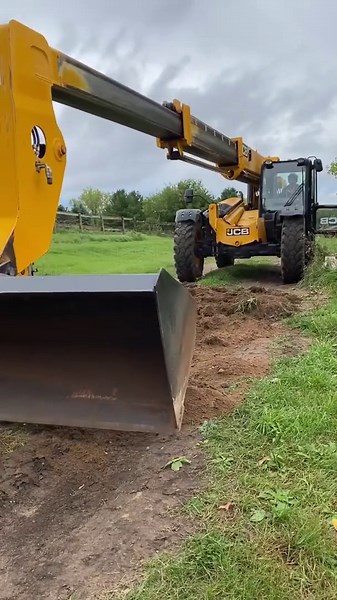 Buying a bucket for my telehandler #shorts