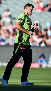 First over, first wicket @david_willey72 ⚡️ | Sydney Thunder