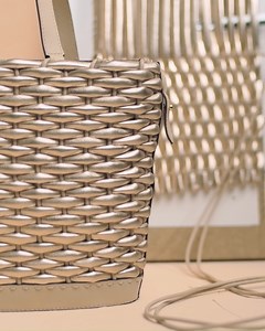 2.5K views · 196 reactions | Texturas, detalhes e materiais que evidenciam o DNA Luz da Lua.  Conheça a seleção HANDMADE: a arte na sua mais pura forma. Referência: 89402 | https://bit.ly/3awAbSI | Luz da Lua | Facebook