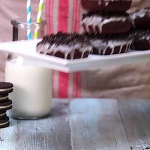 Oreo Doughnuts Are The Delicious Dessert Everyone Should Be Eating Here's the recipe: http://enjoyeasymeals.com/tuHf | Easy Meals
