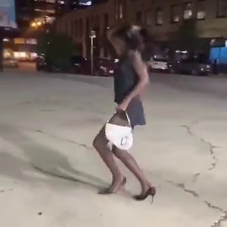 Robyn - Sexistential: Que sofisticado ser gay!Raye - This Music May Contain Hope: Que transformador ser gay! Slayyyter - WOR$T GIRL IN AMERICAN: Que poderoso e divertido ser gay!Melanie Martinez - Hades: Sou gay!