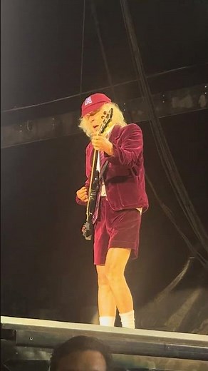BARRIERSHORTS #7 - AC/DC - Back in Black | Live in São Paulo