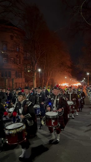 Edinburgh’s Torchlight Procession has officially kicked off! 🔥🥁🏴󠁧󠁢󠁳󠁣󠁴󠁿 | The Scotsman