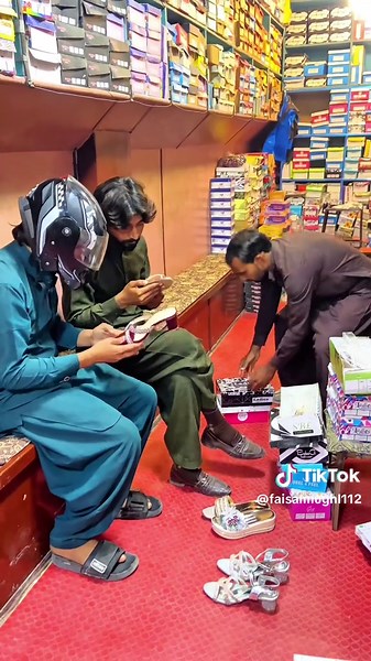 Helmat Kay Faiday🤣 Last Part Hello TikTok Team, I am uploading my video because it was not made public earlier. This is original and purely funny content with no harmful or inappropriate material. Please review it and make it public so it can reach the audience it’s meant for. Kindly allow it to be visible and help it reach more viewers. Thank you!#fyp #pleaseunfrezzemyaccount #pleasedontunderreviewmyvedios🔥 #funnytiktok #virelvideo