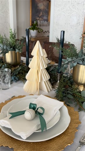 Dawn Moon on Instagram: "A festive Christmas table setting with a little sparkle and a little Tiffany blue. #christmastablescape #holidaytablesetting #festivehome #seasonaldecor #diningroomdecor #bluechristmas"