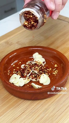 Easy Gambas al Ajillo Recipe for Tapas Night