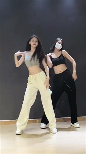 Mene NiNi good top #et alien street dance #foryoupage #shallowjump 24a132f883661fc4109bf75473cefb9d