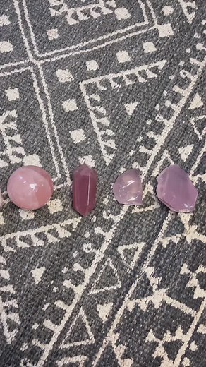 Understanding Rose Quartz: Types and Qualities