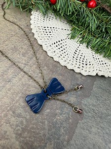 Bakelite Bow Button Necklace / Minimalist / Vintage Modern Style / Dainty Chain / Tuxedo Black / Czech Glass Drop / Fast Shipping / Retro - Etsy