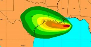 Se forma tormenta tropical Edouard frente a Luisiana