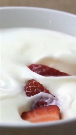 #short-How to Make a Strawberry & Banana Smoothie with Yogurt 🍓🍌 – Quick, Healthy & Creamy!