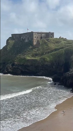 Beautiful Tenby Castle | A must visit place in Wales #walestravel #tenby