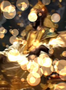 Meet Mansa Musa, the ruler of the Mali Empire in the 14th century. He was so outrageously rich that he's often considered the richest person ever! But how did he accumulate such mind-boggling wealth? Let's find out! One of the main reasons for Mansa Musa's wealth was his empire's control over lucrative trade routes, especially in gold and salt. This made him the gatekeeper of enormous wealth flowing through Mali. Mansa Musa also had vast gold mines within his empire, which contributed to his inc