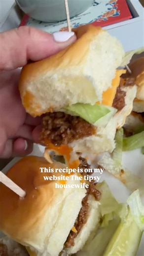 April L Wiencek | Recipe: Smash-burger Sloppy Joes 👉 Tap my profile 👉 Click the link 👉 Find Smash-burger Sloppy Joes on my website using the search bar | Instagram