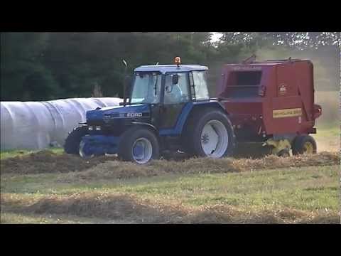 Ford 7840 Baling Round Bales.