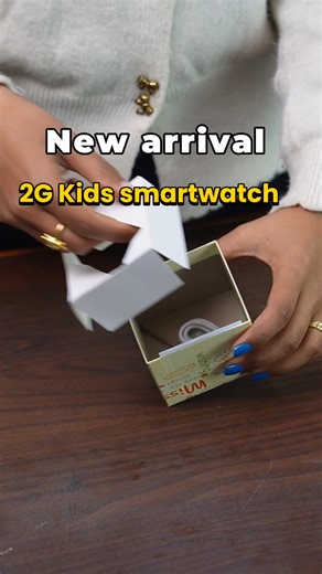 Mobilemandu on Instagram: "Bachha ko safety, aba tapai ko control ma ⌚👶 Yo 2G Kids Smartwatch le bachha sanga call garna milcha, emergency ma SOS alert, ra real-time location tracking — tension free parenting 💙 Smart parents ko lagi smart choice 👌 . 𝐓𝐨 𝐨𝐫𝐝𝐞𝐫, 𝐜𝐨𝐧𝐭𝐚𝐜𝐭 𝐮𝐬 𝐚𝐭: 📞 9801104556 / 9802352615 📍 Kathmandu, Nepal 🌐 mobilemandu.com . . #mobilemandu #KidsSmartwatch #ChildSafety #SmartParent #KidsGadgets #2WayCalling #SOSFeature #ParentingMadeEasy"