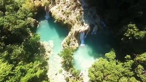 Need a break from kiting & windsurfing? Go on a hike and discover some of the waterfalls in the area | kingfisher