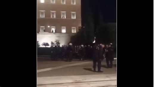 Ρουβίκωνας: Επεισόδιο μπροστά από τον Άγνωστο Στρατιώτη