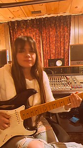 This is a solo off of an original song, “weakness for you.” Inspired by the guitar solos and playing of the 50’s. Using @officialericjohnson prototype fhole strat he gave to me for my birthday. ❤️ | Arielle