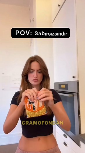 Dizi/Film İngilizce Çeviriler on Instagram: "böyle olan arkadaşına gönder↗ @gramofondan . . . #dizi #dizireplikleri #diziler #film #filmphotography #çeviri #ingilizce #fy #fyp #fypシ #fypage #series #keşfetteyiz #keşfet #kesfet #friends #himym #breakingbad #theumbrellaacademy #modernfamily #theoffice #marvel #komedi #sokakroportajlari"