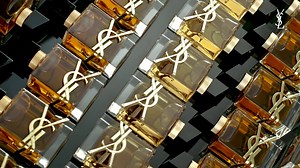 2.4K views · 942 reactions | Découvrez LIBRE Eau de Parfum Intense, la nouvelle fragrance par Yves Saint Laurent Beauté  Pour l’achat d’une Eau de Parfum LIBRE, un bracelet YSL Beauté vous est offert avec le code LIBRE ! | YSL Beauty | Facebook