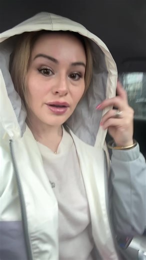 Rain couldn’t stop me, but sold out king cakes almost did. Still got my slice though, and the purse clip was worth the trip. Zero regrets! #kingcakeseason #louisianalife #rainyday #foodietok #southerngirl