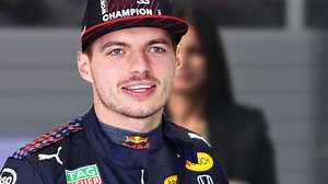 Immer ganz vorne mit dabei: Das ist seine hübsche Freundin Kelly