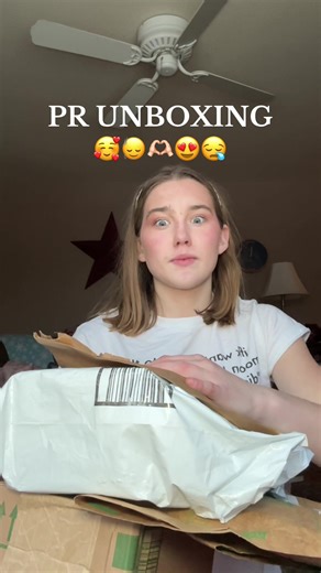 top ten most confusing unboxing • • • #emmabeflippin #prunboxing #influencer #unboxing #funny