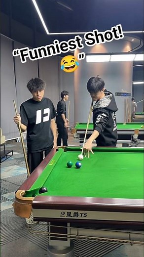 “This Snooker Shot Had Everyone Laughing! 😂🎱”