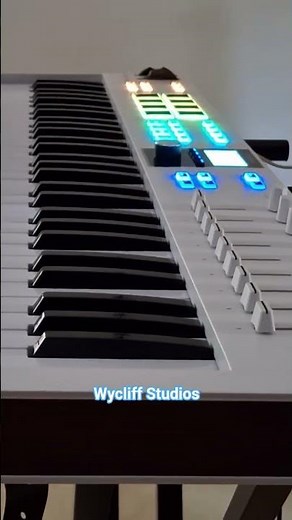 Arturia keylab Essential MK3 61 first boot #arturia #keylab #musicproducer