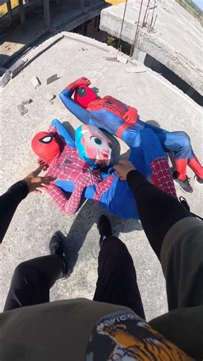 SPIDER MAN BIG BALLOON #parkour #spiderman #spidermanparkour #delhikaspiderman #balloons