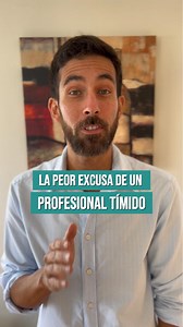 😬 Muchos profesionales TÍMIDOS creen que no tienen tiempo para mejorar sus habilidades sociales. Pero no es cuestión de tiempo… es cuestión de estrategia. 👉 Un cliente evitaba reuniones porque lo intimidaban los grupos. Hasta que empezó a practicar microconversaciones de 1-2 minutos en la oficina. 💡 Le preguntó al gerente sobre su maestría. 💡 Charló con compañeros de otras áreas. 💡 Repitió este ritual cada día. 📈 ¿El resultado? Cuando llegó la reunión, estaba relajado y seguro. ✨ Tú oficin