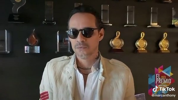 Marc Anthony - Lo Que Te Di (Official Music Video)