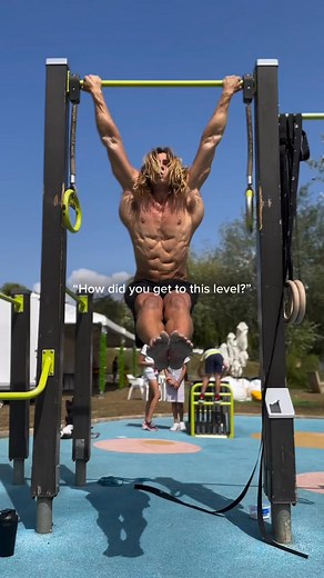 “How did you get to that level?” Here’s how ⬇️ 1️⃣ Segmenting the movement (breaking it up) 2️⃣ Starting small (regress the movement and take your ego out of the equation) 3️⃣ Slowly building up the required muscular adaptation with correct progressions (SLOW) #mobility #fitness #flexibility #yoga #workout #strength #movement #training #health #physicaltherapy #exercise #crossfit #rehab #mobilitytraining #gym #personaltrainer #stretching #functionaltraining #motivation #physio #wellness #stretch