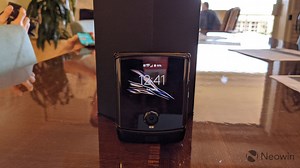 Hands on with the reborn Motorola razr
