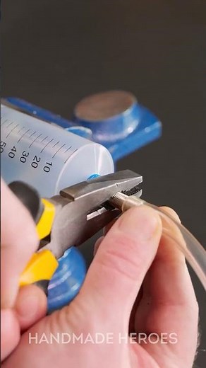 Homemade fuel pump from a syringe 🔧💉