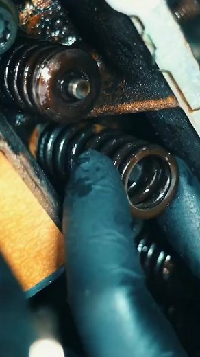 How to replace the valve spring | Underchargers