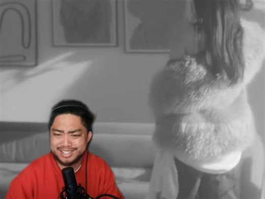 穿周边的纹身哥reaction JENNIE《Like JENNIE+start a war》live版表演