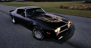 15 Of The Most Iconic Cars Of The 70s