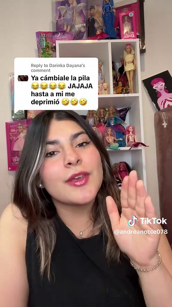 Replying to @Darinka Dayana Después de muchos comentarios de que le cambiara las pilas, que los deprime, que mi Barbie ya no tiene ilusiones, me decidí le cambie las pilas señores y aquí la evidencia de que mi Barbie recuperó su brillo #coleccionistademuñecas #dollcollector #Barbie #ColeccionistasBarbie