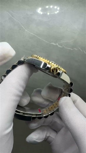 Do you like this table today? #rolex #watchesandwonders #watchtime #watch #vsf