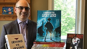 Dans la bibliothèque de l'éditorialiste François Gravel