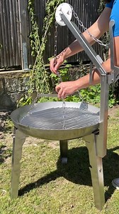 🔥 FENNEK Schwenkgrill Erweiterung 🔥 • #outdoorcooking #outdoorkitchen #grill #outdoor #food #grilling #bushcraft #camping #barbecue #bbqlife #outdoors #cooking #outdoorliving #cookingwithfire #fire | FENNEK